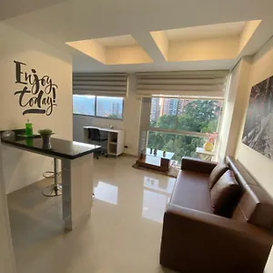  Apartamento Apartasuite Moderna - En El Corazon Del Poblado
